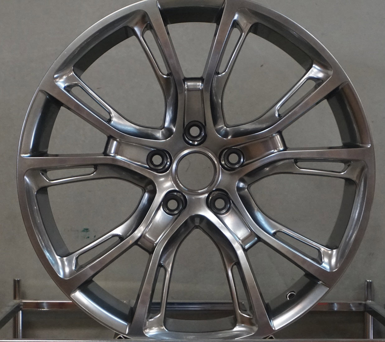 20" Jeep Grand Cherokee SRT Laredo Staggered Hyperblack Style 10 Wheels